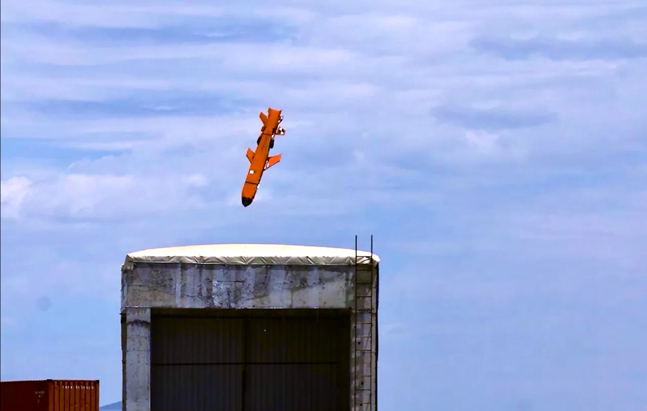 Milli gurur SOM-J'den tam isabet! Zırh delici harp başlığı ve yüksek manevra kabiliyetine dikkat