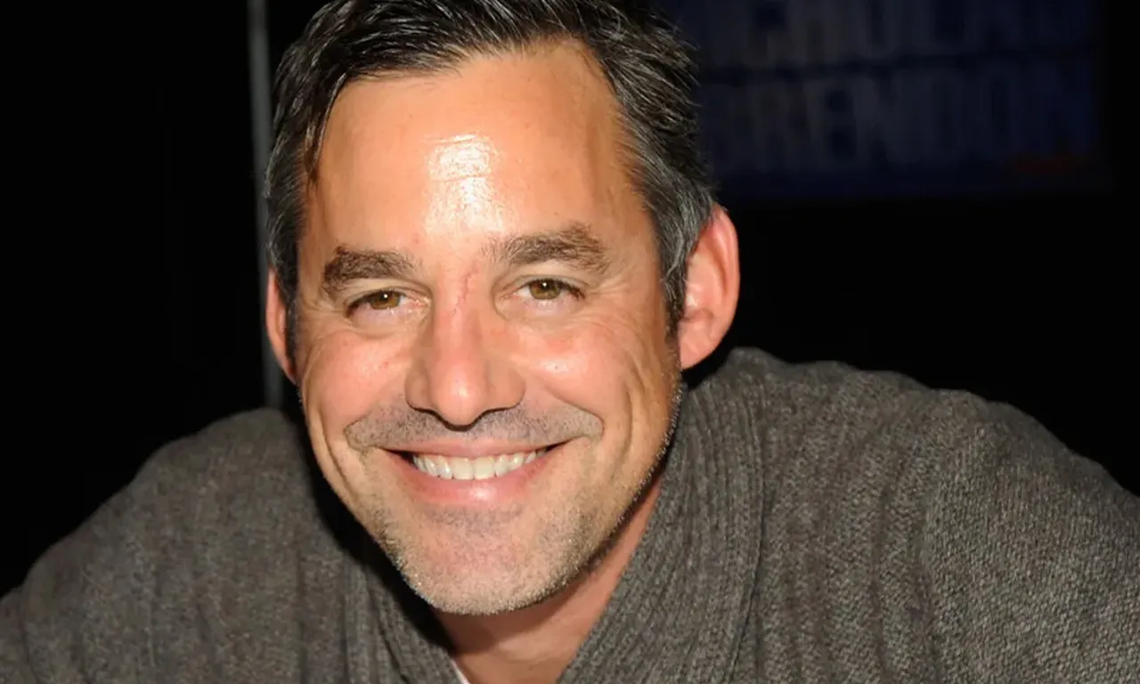 Nicholas Brendon en çok Buffy the Vampire Slayer dizisindeki Xander Harris rolüyle tanınmıştı. Ayrıca Criminal Minds dizisinde Kevin Lynch karakterini canlandırmıştı.