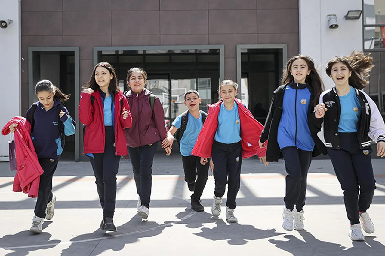 Pazartesi okul var mı, okullar ne zaman açılıyor? Bayram tatili sonrası gözler MEB takviminde!