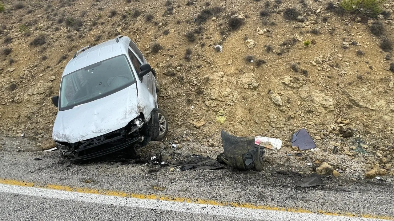 Sertavul geçidinde kaza! Kontrolden çıkan araç şarampole savruldu