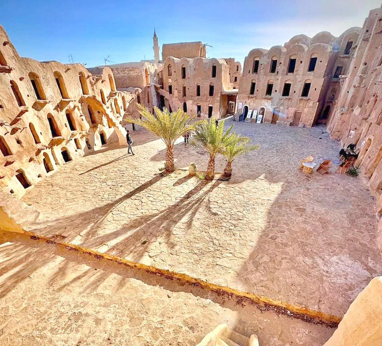 Ürküt, korkut, yönet! Kâhine