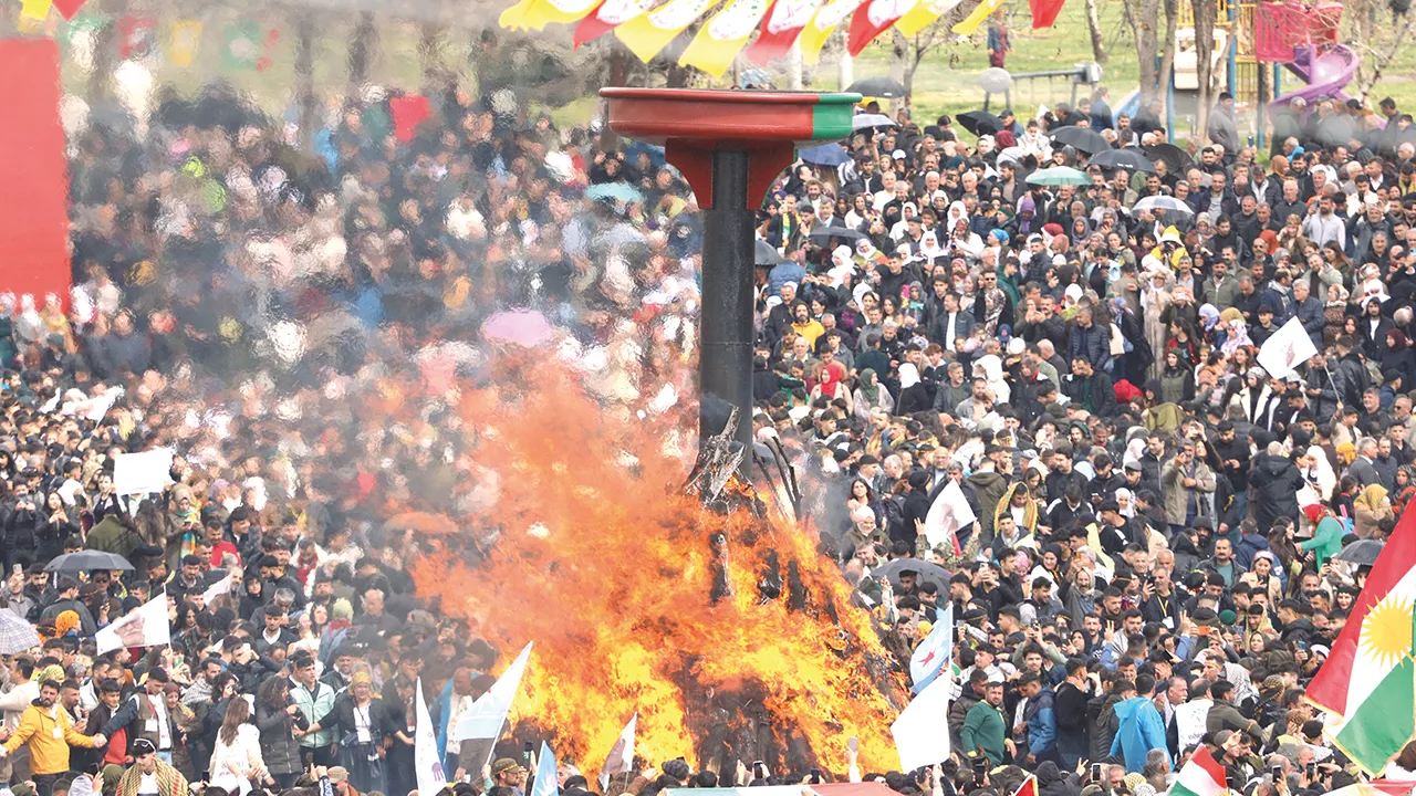 5 ton odun ateşe verildi: 