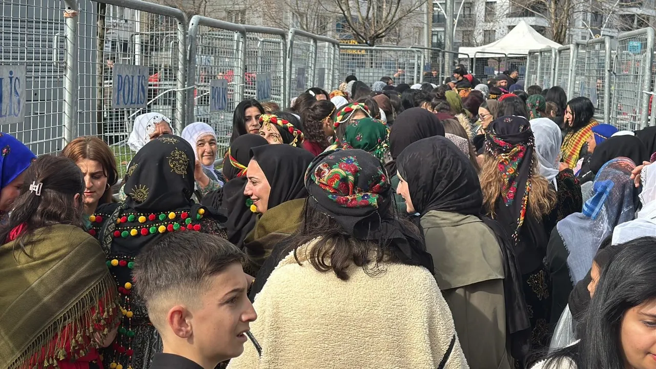 5 ton odun ateşe verildi:  Artık yeni bir sayfa açıldı