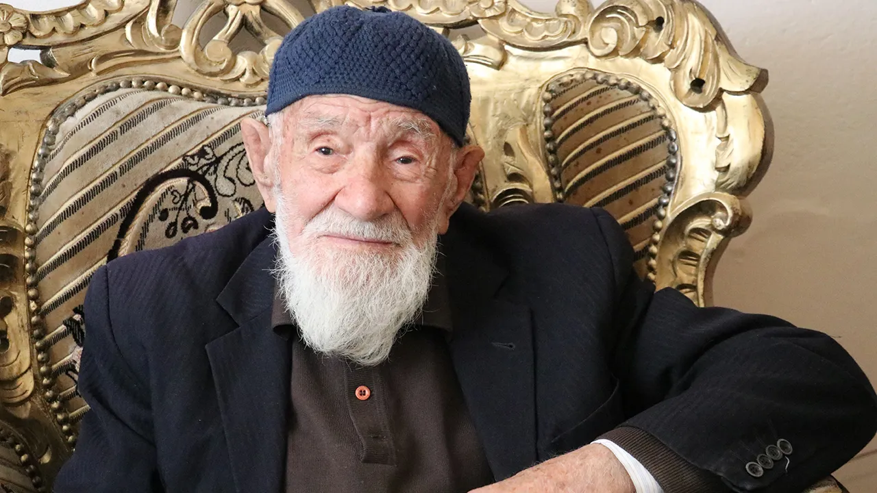 99 yaşında Kaya dede görenleri şaşırttı: Gücümü Cenab-ı Allah'a borçluyum
