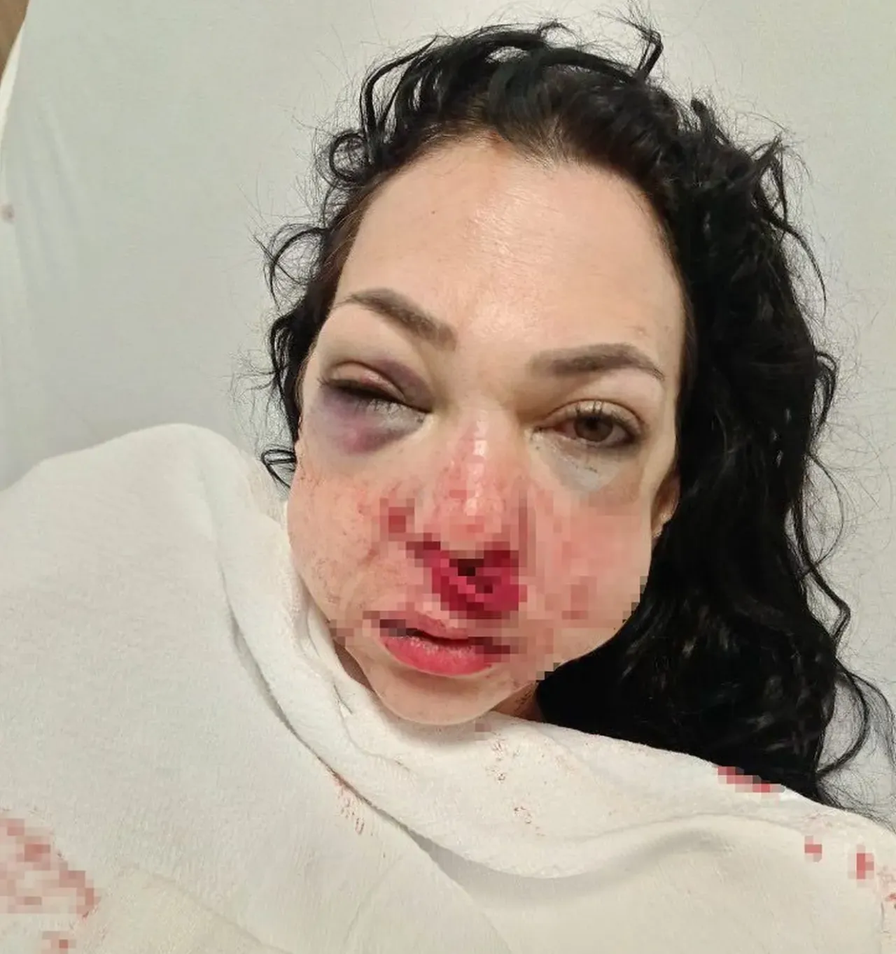 Anne oğula öldüresiye dayak! Sebebi pes dedirtti, o anlar kamerada