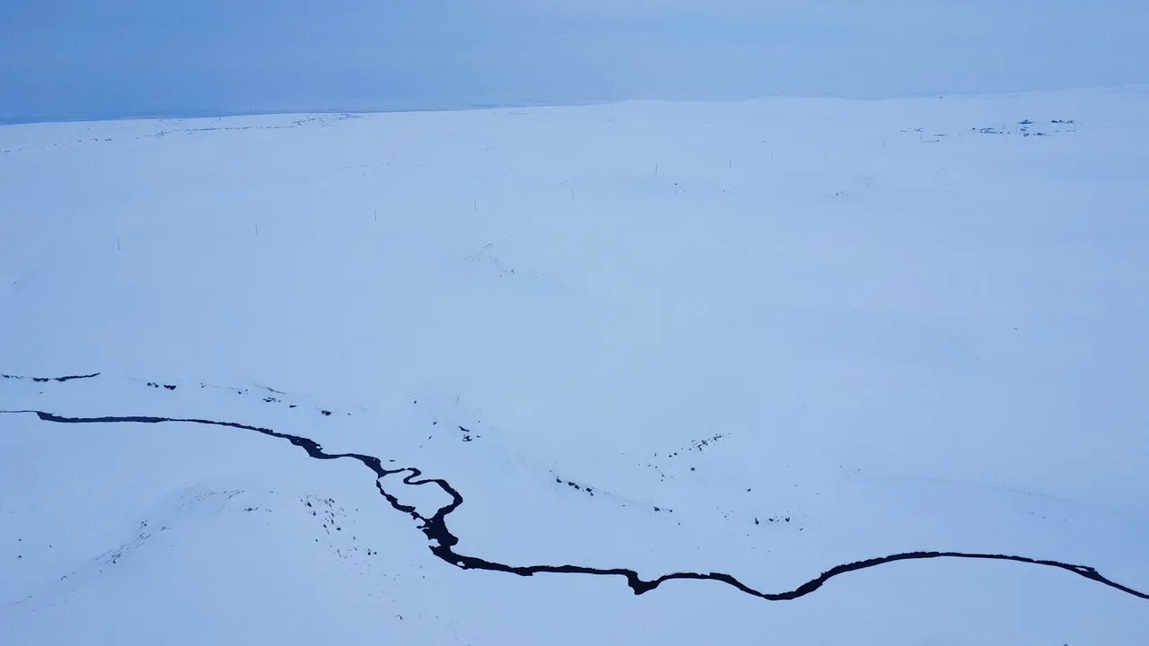 Baharı beklerken kış geldi: Kar boyu 2 metreyi aştı!