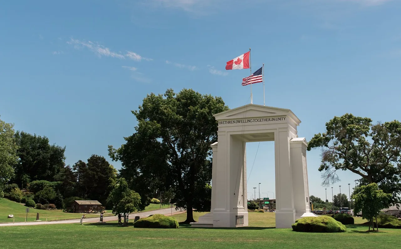 Dünyanın en ilginç noktası! Bu parkta yürürken farkında olmadan 3 ülke geçiyorsunuz