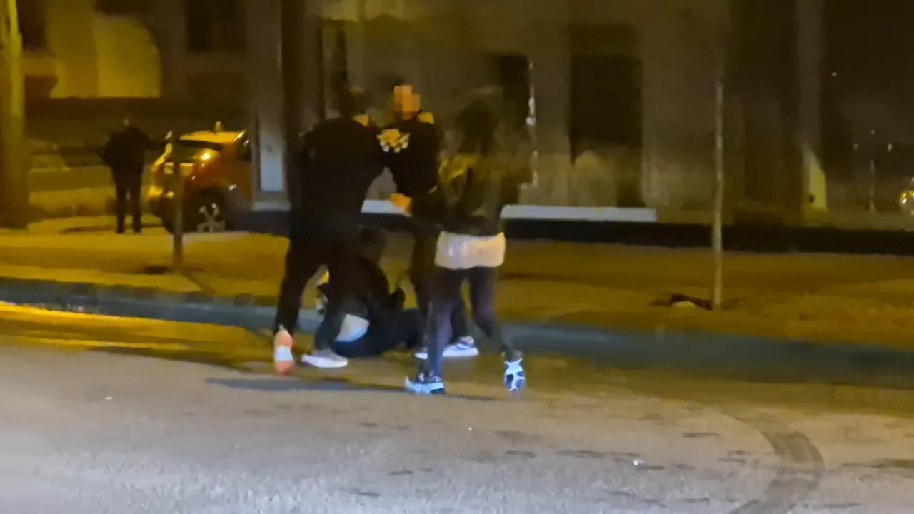 Eskişehir'de olaylı gece! Eşinden şikayetçi olmayan kadının alkollü arkadaşları ortalığı birbirine kattı