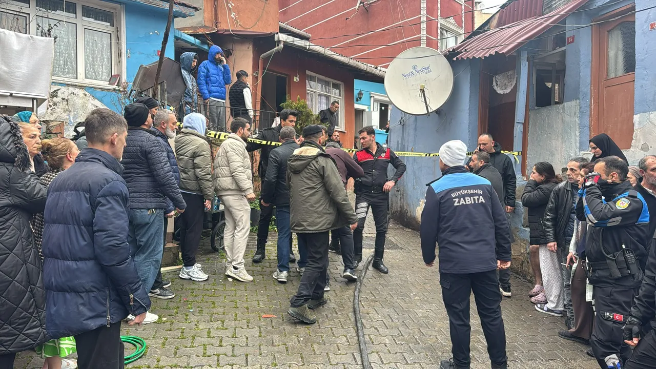 Fatih'te bina neden çöktü, ölü veya yaralı var mı? Son dakika Valilik açıklama yaptı!