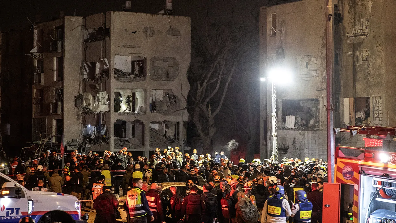 İran'dan İsrail'e büyük çaplı saldırı! Çok sayıda ölü ve yaralı var