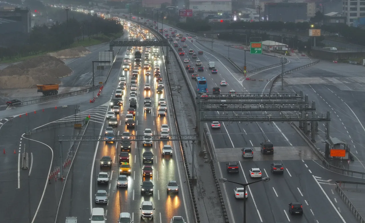 İstanbul’da dönüş çilesi! Trafik yüzde 60’a dayandı