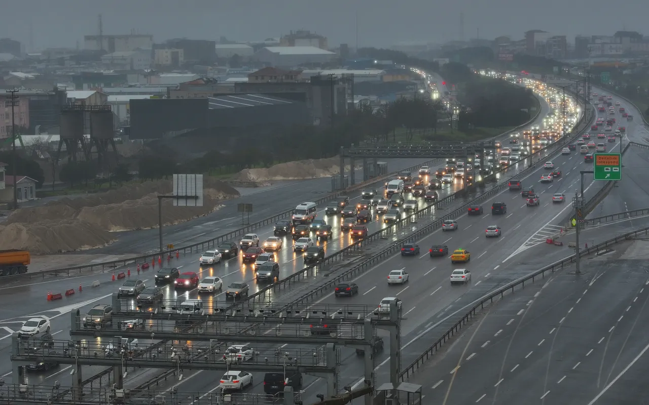 İstanbul’da dönüş çilesi! Trafik yüzde 60’a dayandı