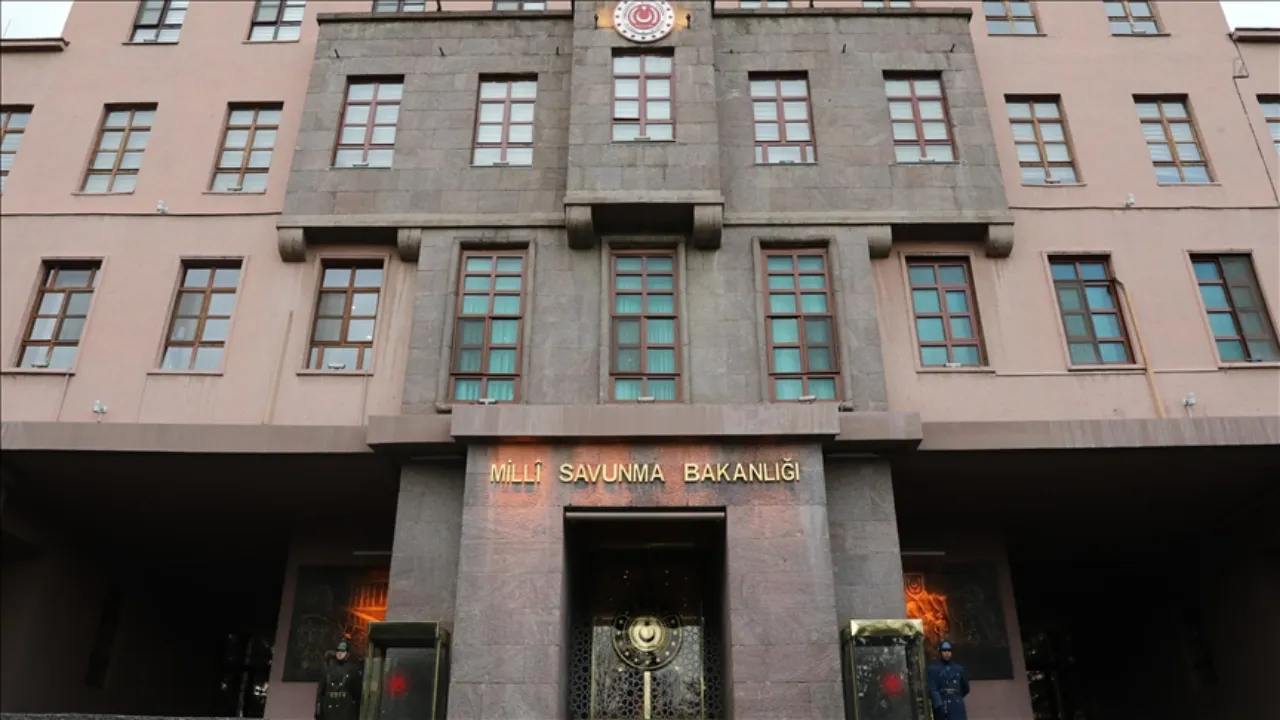 Katar'da helikopter neden düştü? MSB şehitlerimizin isimlerini açıkladı