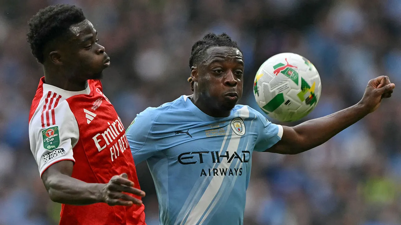 Manchester City, Arsenal'i 4 dakikada tuş etti! Guardiola'dan tarihi başarı