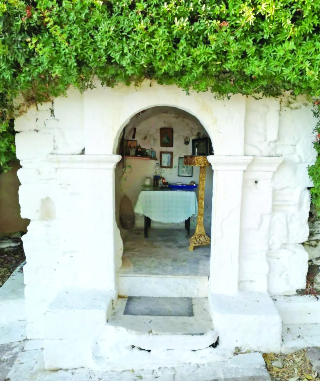 Midilli’de naos’a (dua yeri) dönüştürülen Türk çeşmesi.