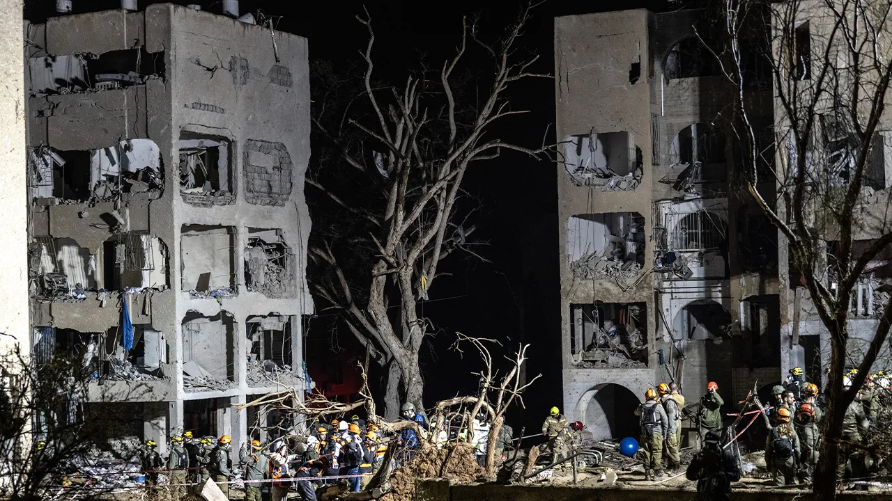 Trump’ın 48 saatlik ültimatomuna Tahran’dan cevap: Her şeyi yapacağız