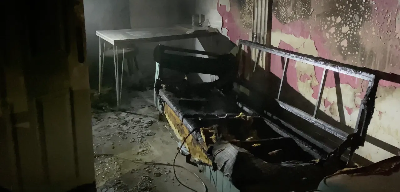 Bursa'da korkutan yangın! Elinde sigarayla uyuyakalan şahıs evi yaktı