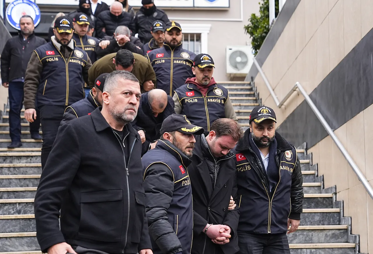 İlk görüntü geldi! Aleyna Kalaycıoğlu ve şüpheliler adliyeye sevk edildi