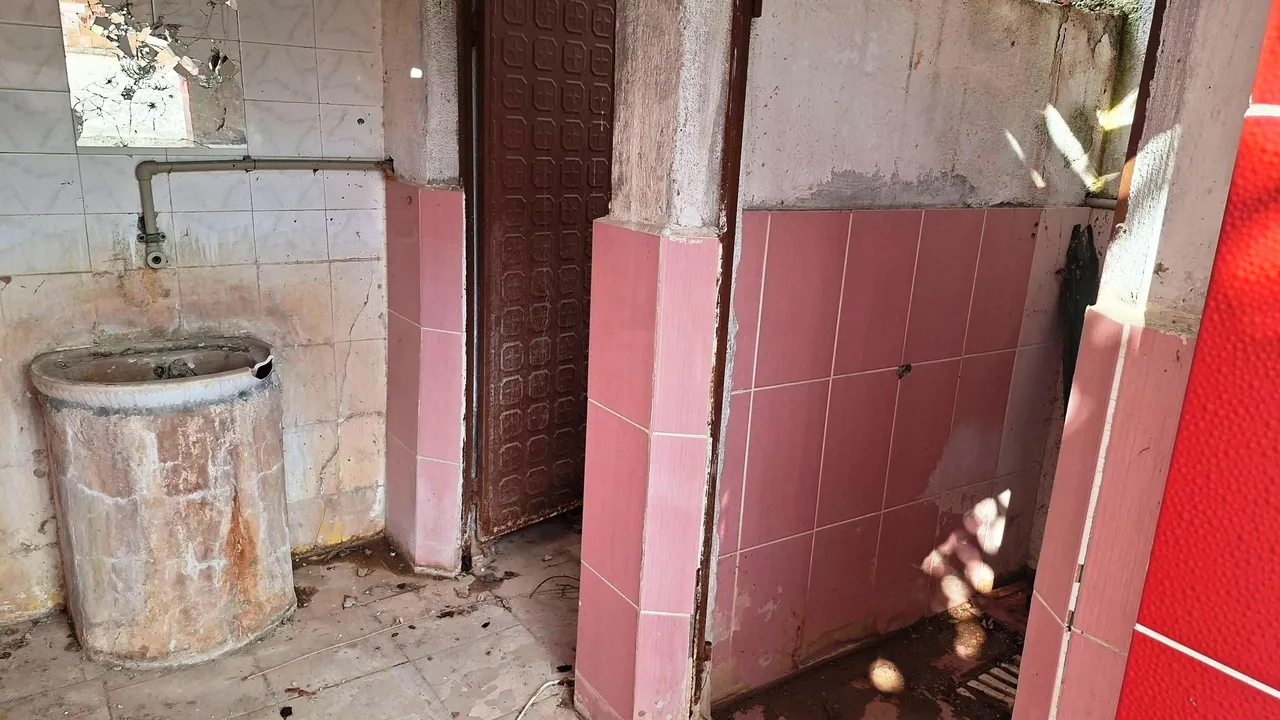 Tarihi ‘şifa’ kapısının hali içler acısı! Roma hamamı bakımsızlıktan dökülüyor