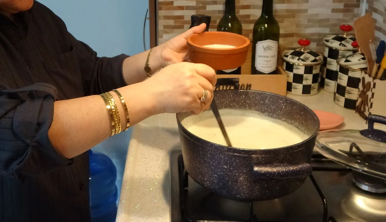 Adını 2-3 saat uykuya bırakılmasından alıyor, sadece üç malzemeyle lezzeti damak çatlatıyor