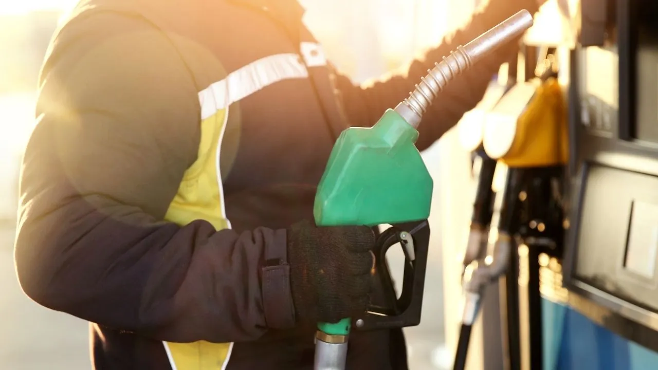 Akaryakıta yeni zam! Motorinin fiyatı 80 TL’yi geçti