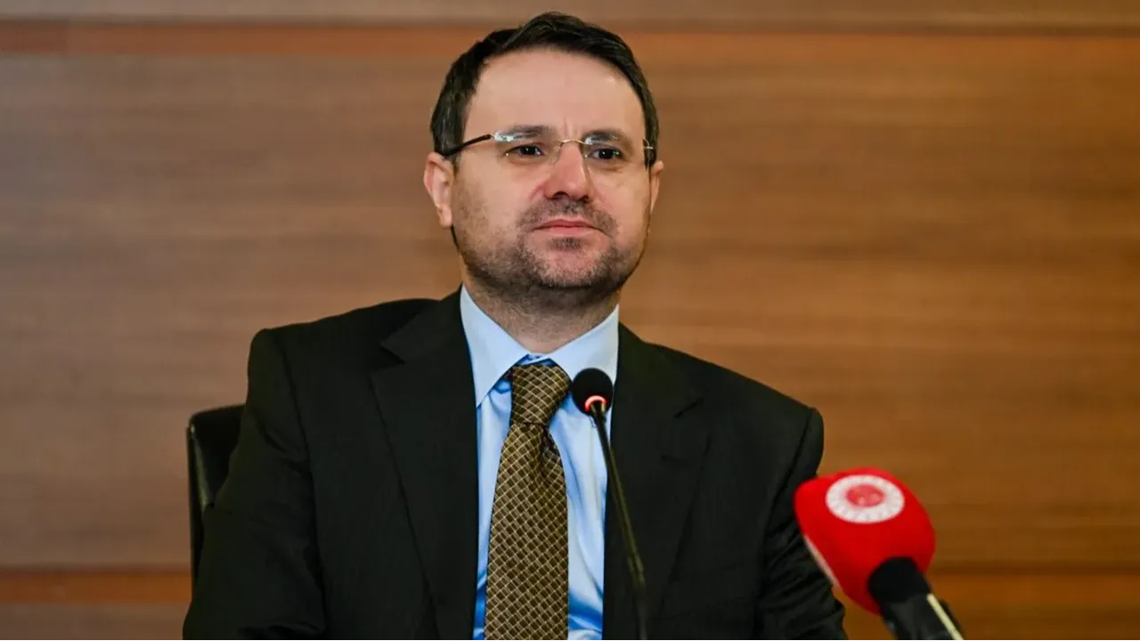 Bakan Gürlek'in tapu kayıtlarını sorgulamıştı! Tapu teknikeri hakkında karar