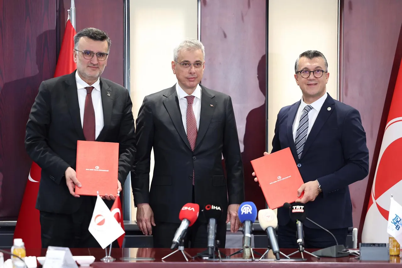 Bakan Memişoğlu: Sağlık sanayisi, savunma sanayisi gibi Türkiye’nin yüz akı olacak