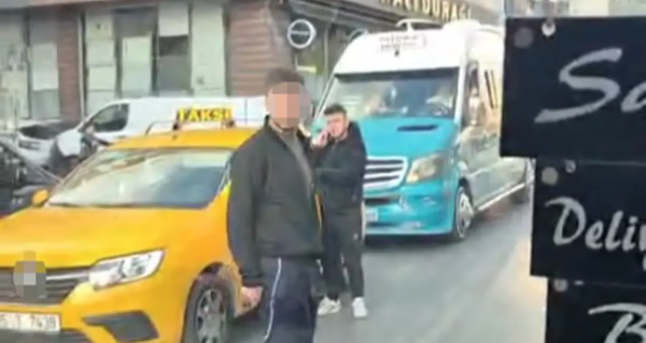 Buca'da minibüste korku dolu anlar! Taciz iddiasıyla başlayan tartışmada bıçaklar çekildi