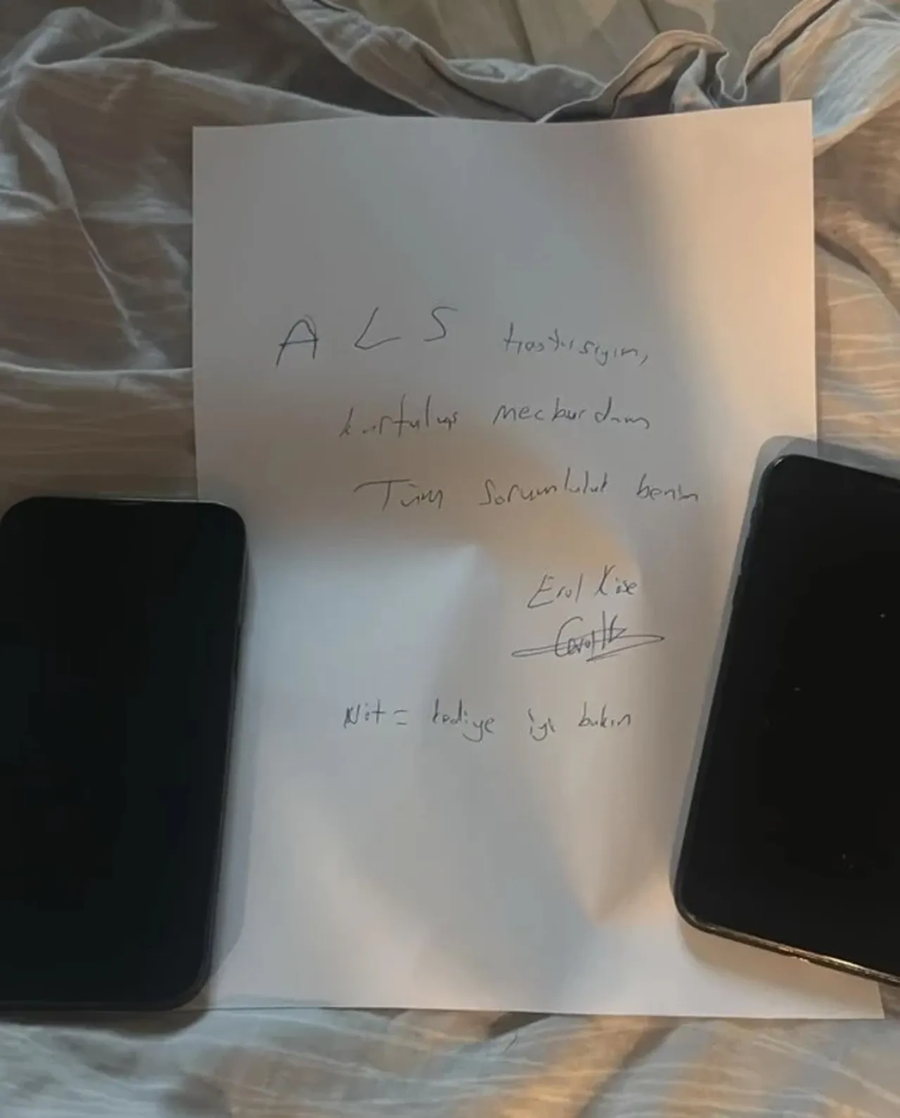 Ardında el yazısıyla bıraktığı dikkat çeken not