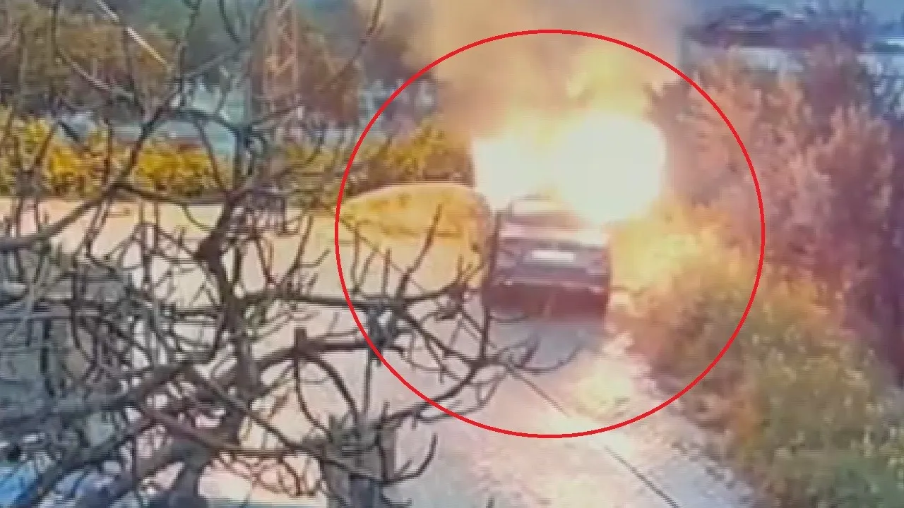 Hatay'da otomobili kundaklamak isterken kendini yaktı! O anlar kamerada