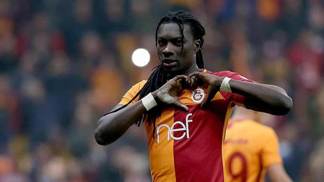 Bafetimbi Gomis, Galatasaray'da 2 farklı dönemde (2017-2018, 2022-2023) 2,5 sezon forma giydi.