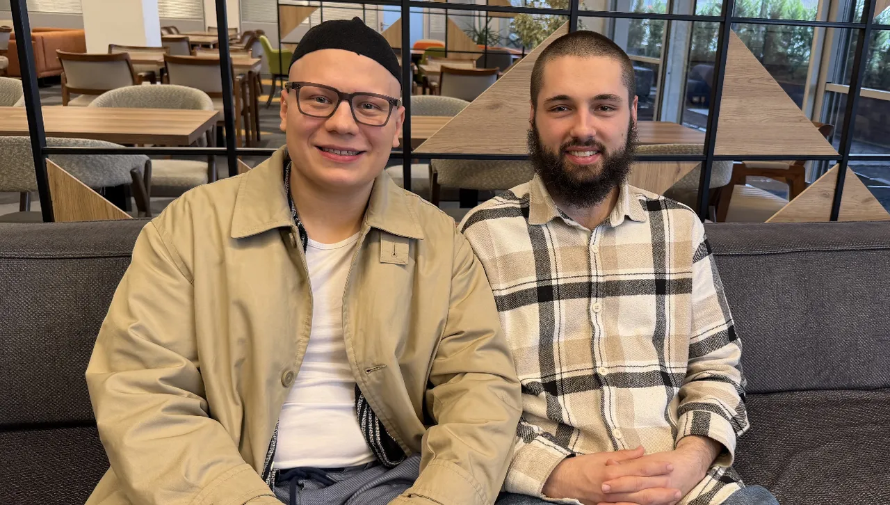 İki Alman genç Bursa’da İslamiyet’le şereflendi