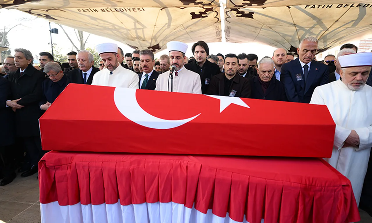 İlber Ortaylı’nın mezarı ziyarete kapalı! Ailesi nedenini açıkladı