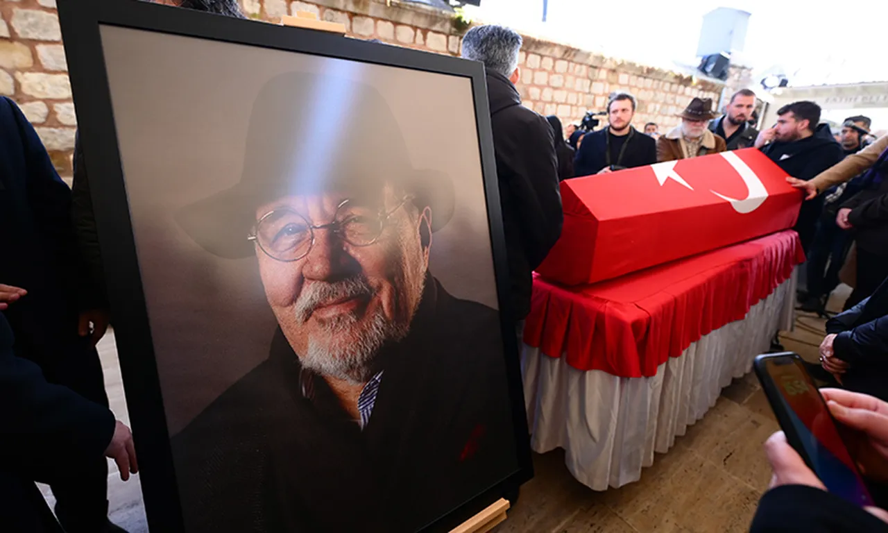 İlber Ortaylı’nın mezarı ziyarete kapalı! Ailesi nedenini açıkladı