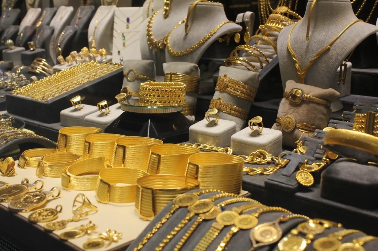 Kuyumcularda altın bitti, makas açıldı! İslam Memiş hem tavsiye verdi hem uyardı