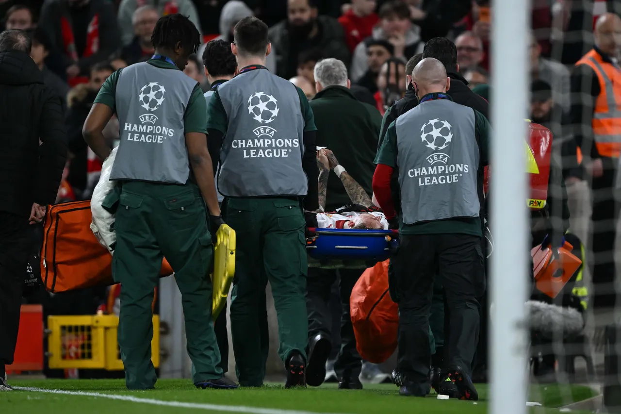 Noa Lang, 80'inci dakikada yerini Mauro Icardi'ye  bıraktı.