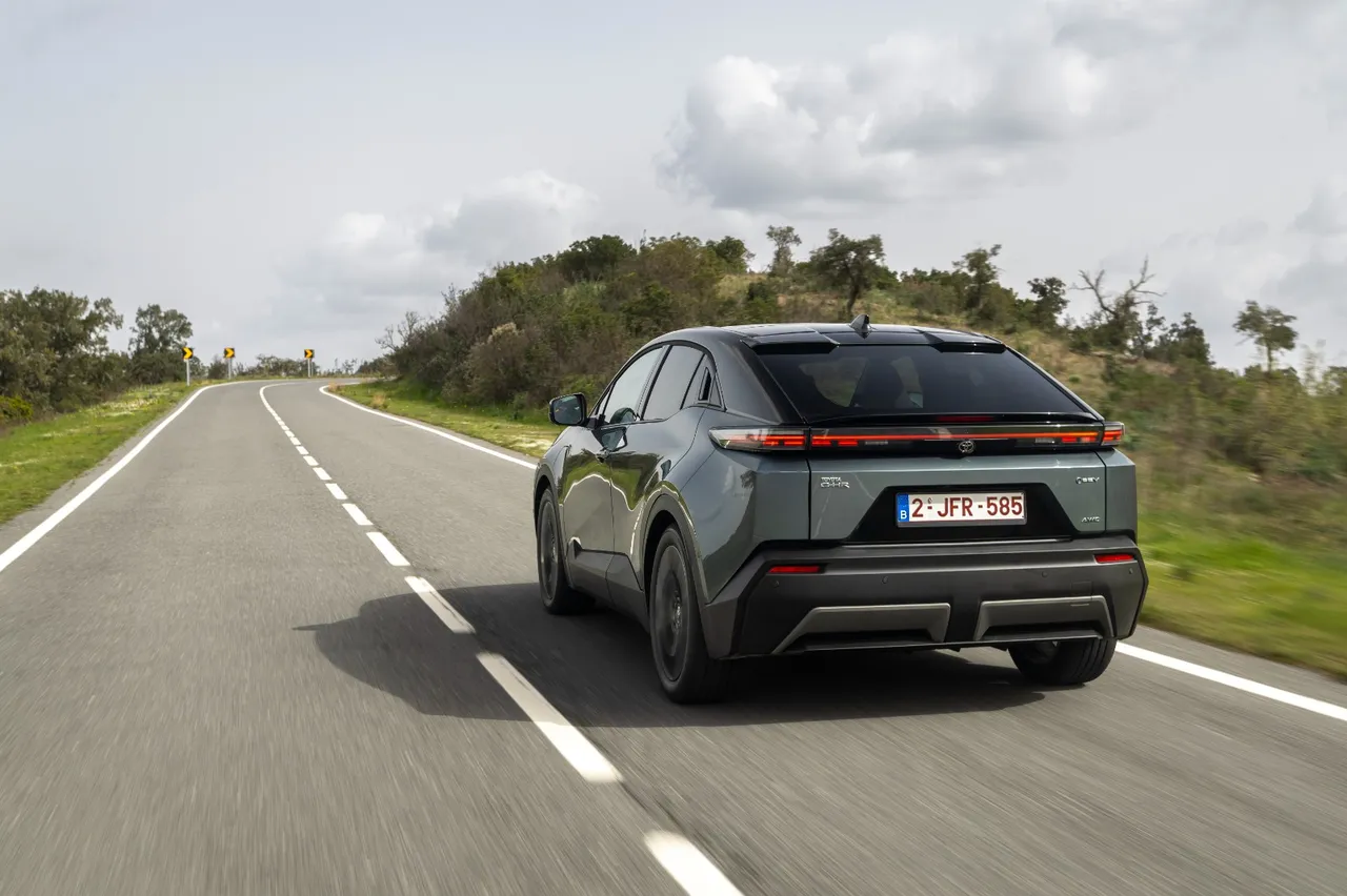 Toyota’dan 600 km menzilli elektrikli C-HR+: Avrupa’da satışa başladı