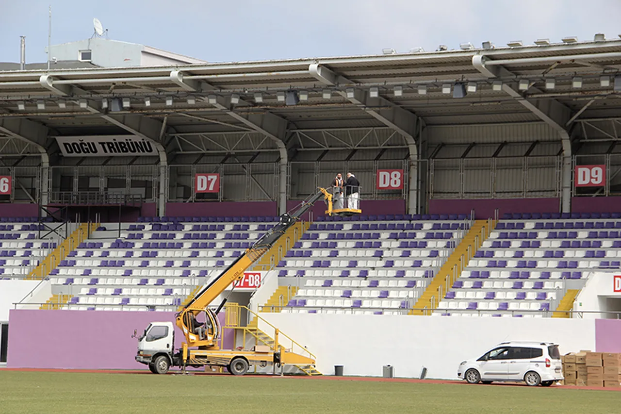 Stadın resmi açılışı 18 Nisan'da yapılacak.
