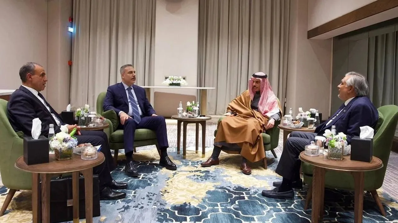 Ankara’dan Körfez’e 'çelik kalkan'! ABD basını, Hakan Fidan'ın 3 ülkeyi durduğunu iddia etti