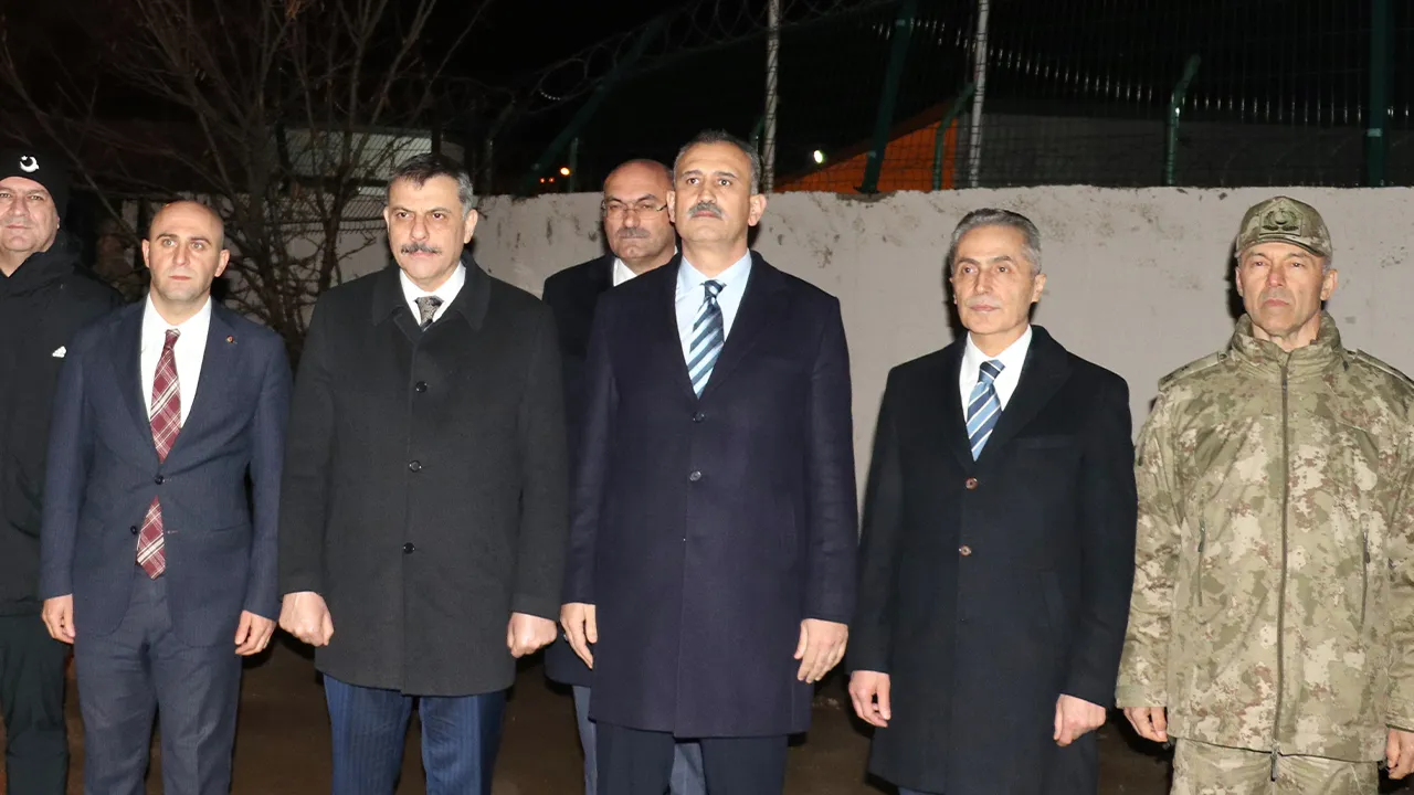 Bakan Çiftçi'den İran sınırında inceleme! "Tüm tedbirler alındı"