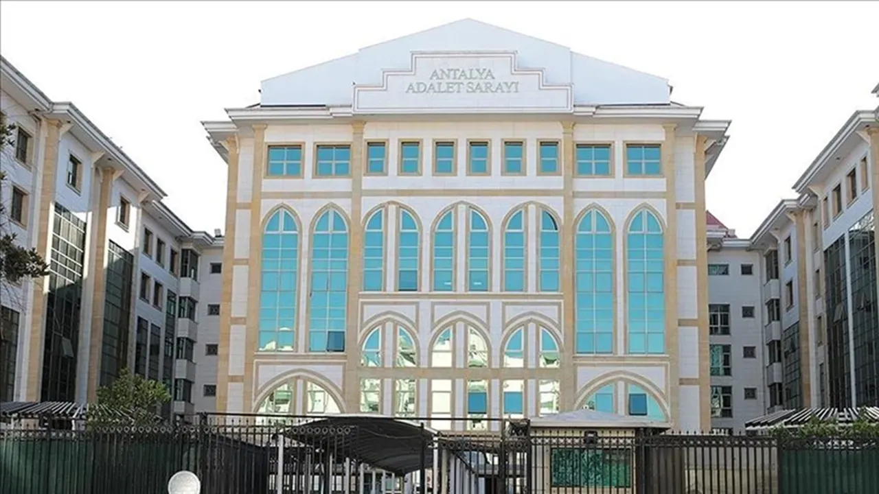 İBB soruşturmasında Muhittin Böcekin 2 şoförü gözaltına alındı