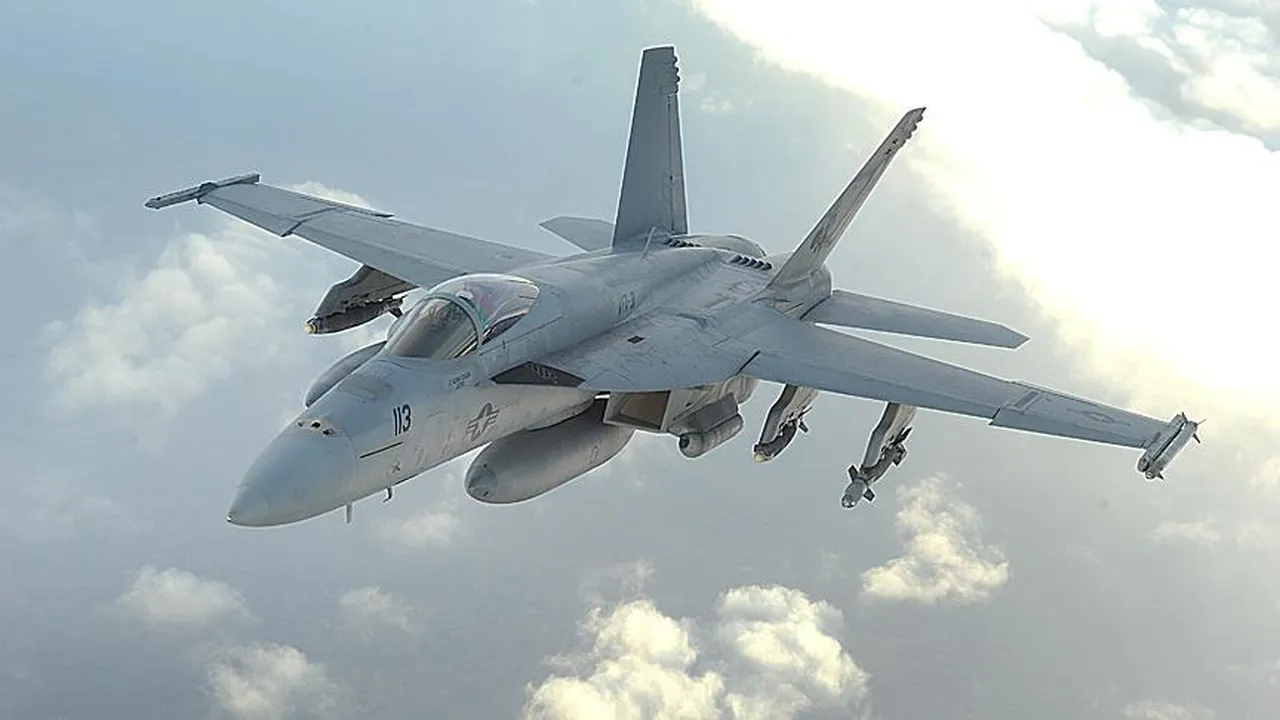 İran'dan 'ABD'ye ait F-18 savaş uçağı vuruldu' iddiası!
