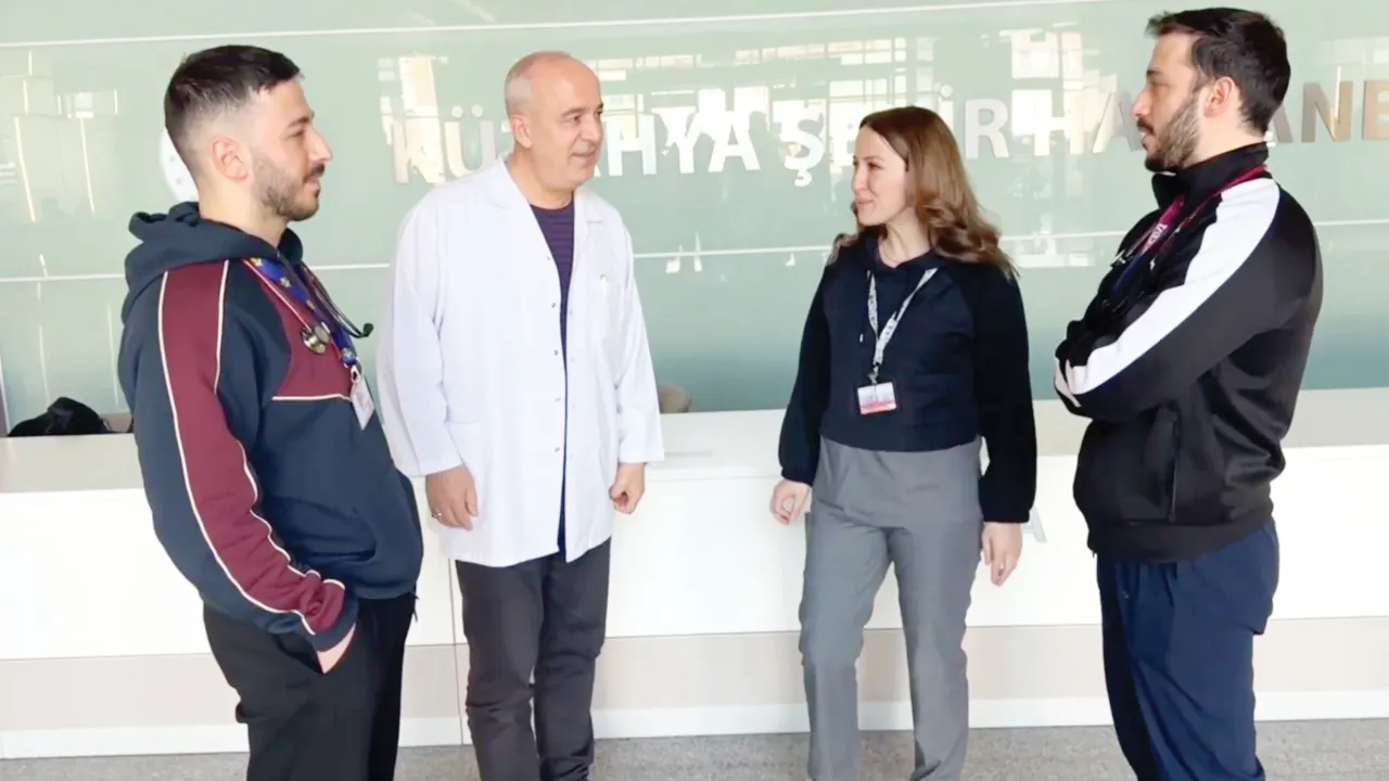 Kütahya Şehir Hastanesi'nde aile boyu sağlıkçılar