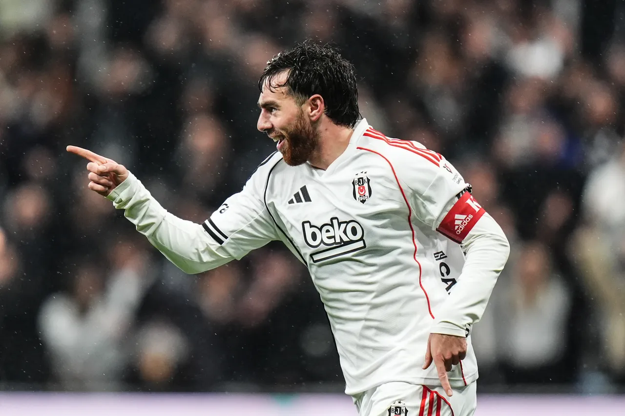 Orkun Kökçü, Beşiktaş'ta kaptanlık yapıyor.