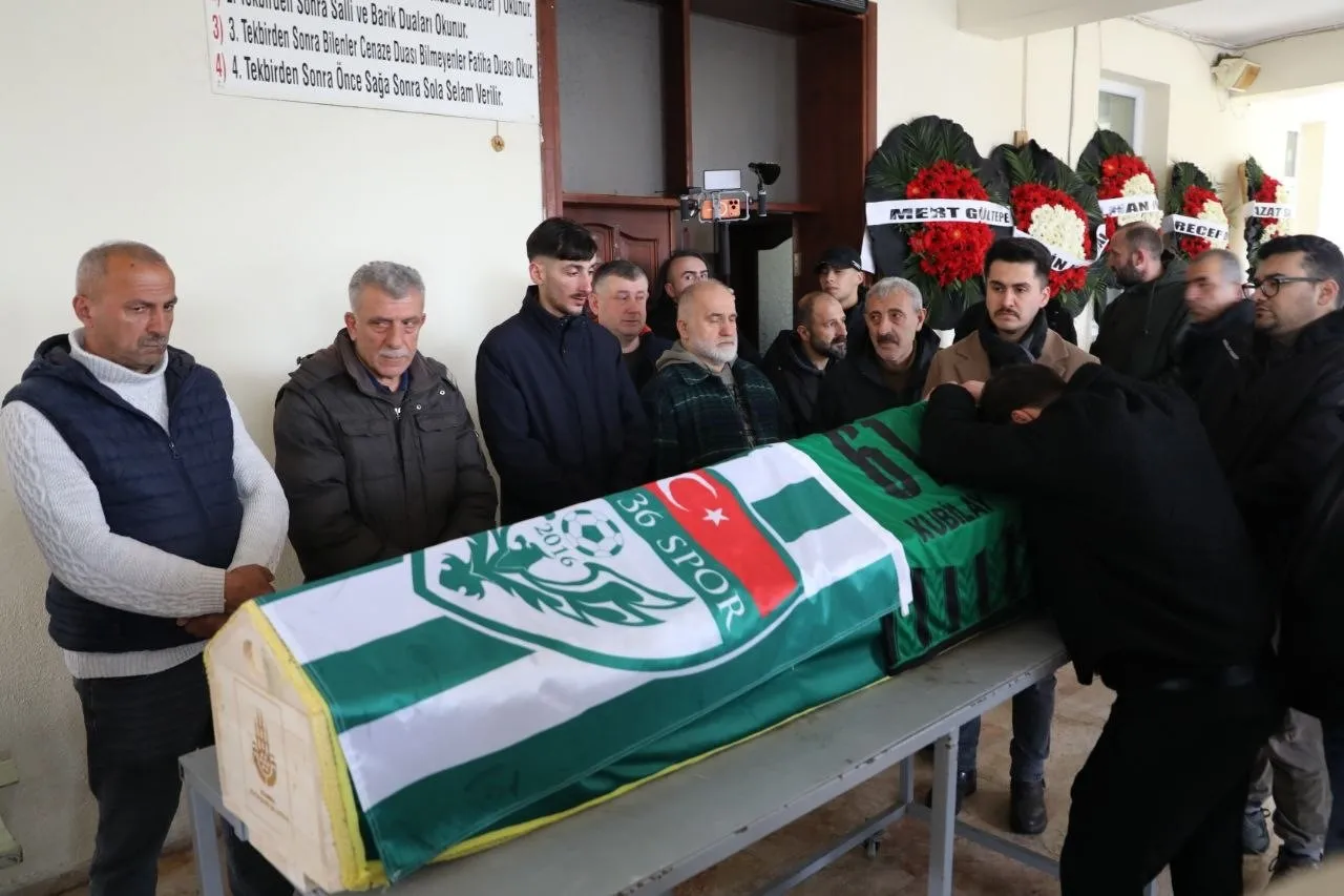 Genç futbolcunun cenazesinden...