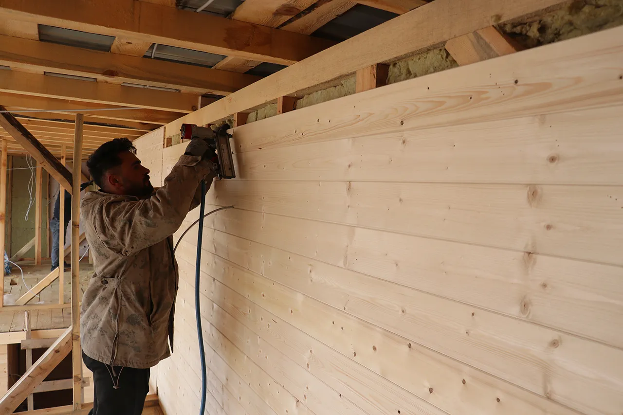 Sivaslı kardeşler Avrupa'ya ahşap ev satıyor! Gümrüğü geçtiği an sipariş yağıyor