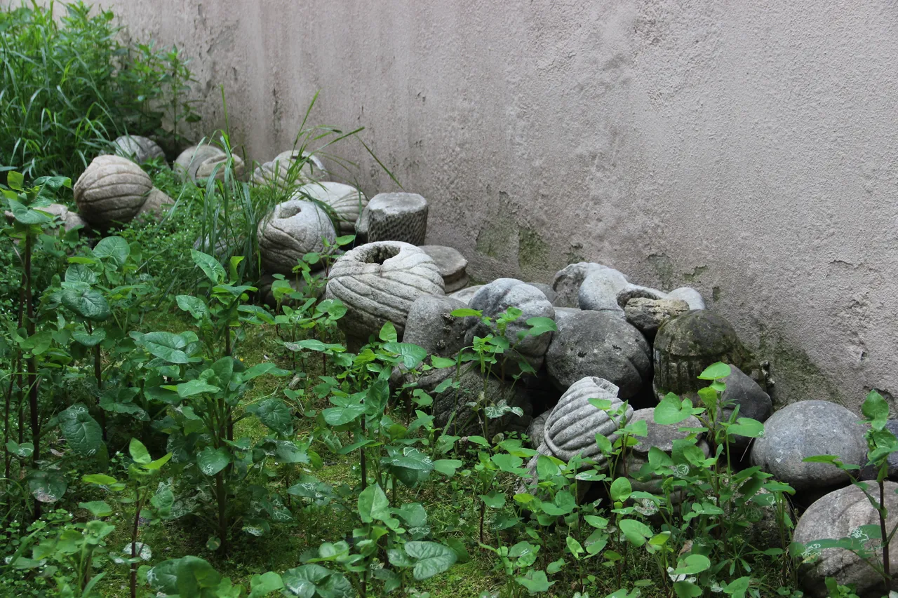 500 yıllık Osmanlı yadigarına çirkin saldırı! Mezar taşları tahrip edildi