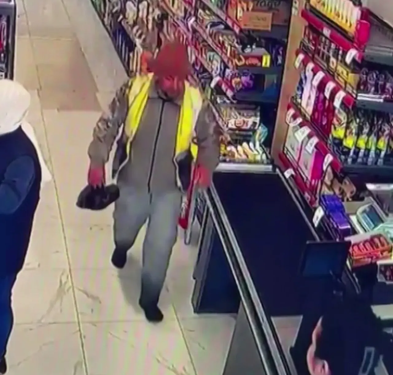 Belediye işçisinden yürek ısıtan hareket! Kameralar kayıttaydı