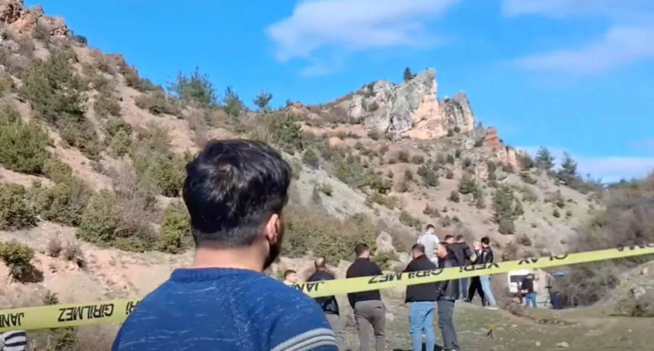 Herkes onu arıyordu! Küçük çocuk dağın zirvesinde bulundu