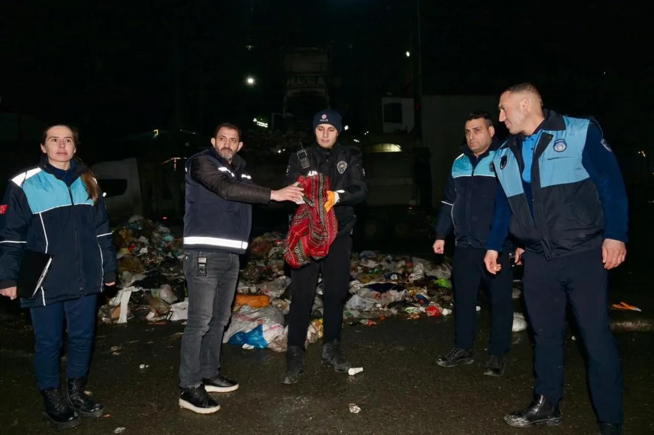 İstanbul Esenyurt'ta çöpten servet çıktı! Çil çil altın bulundu, sahibi gözyaşlarına boğuldu